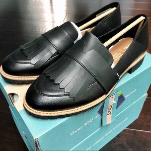 TOMS Mallory Black Leather Loafer Flats Size 7 NWT